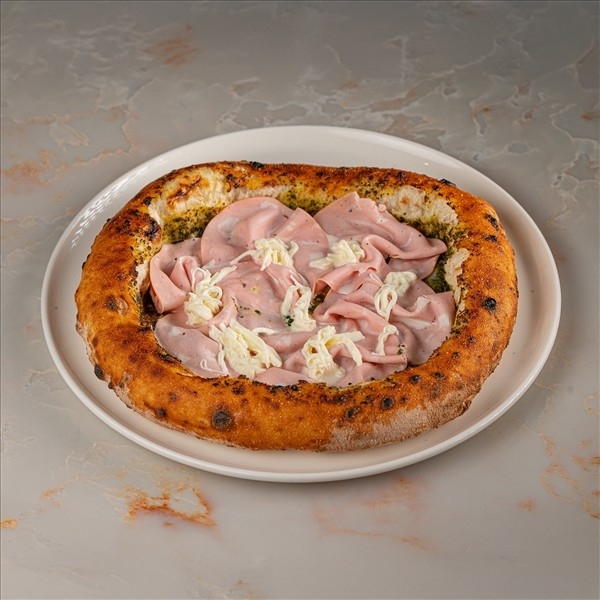 Пицца с Мортаделлой-Страчателлой 